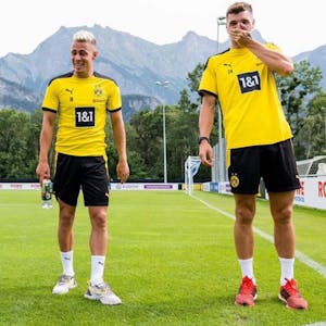 Borussia Dortmund Shirt Gesigneerd Door Alle Spelers 