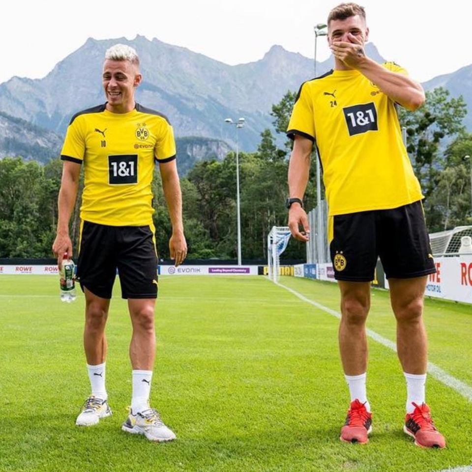 Borussia Dortmund Shirt Gesigneerd Door Alle Spelers 