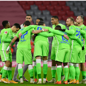 VFL Wolfsburg Shirt Gesigneerd Door De Spelerskern