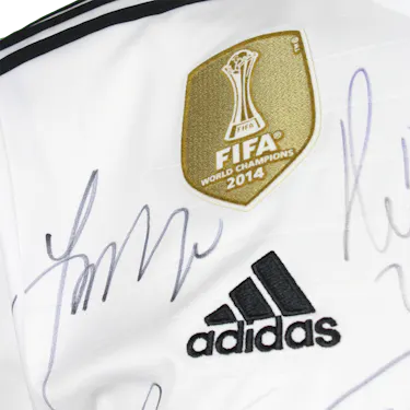 Squad Signed Shirt - FIFA Club World Cup 2014-2015