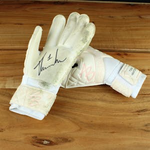 Tom Heaton - Aston Villa - Gloves