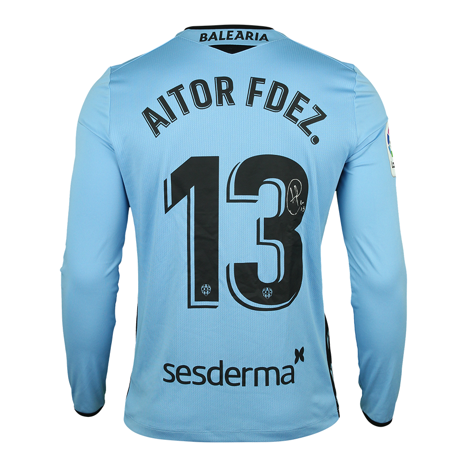 Aitor Fernández Abarisketa Levante UD shirt