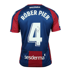 Roberto Suárez Pier Levante UD shirt