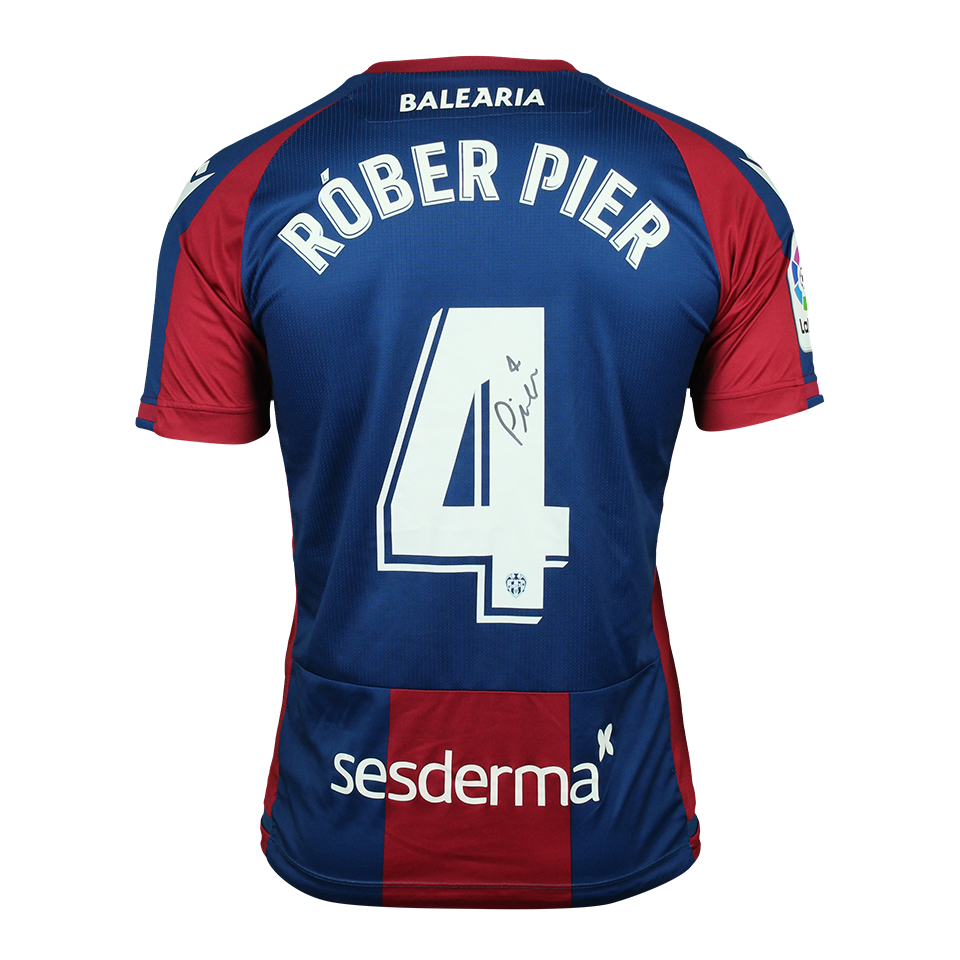 Roberto Suárez Pier Levante UD shirt