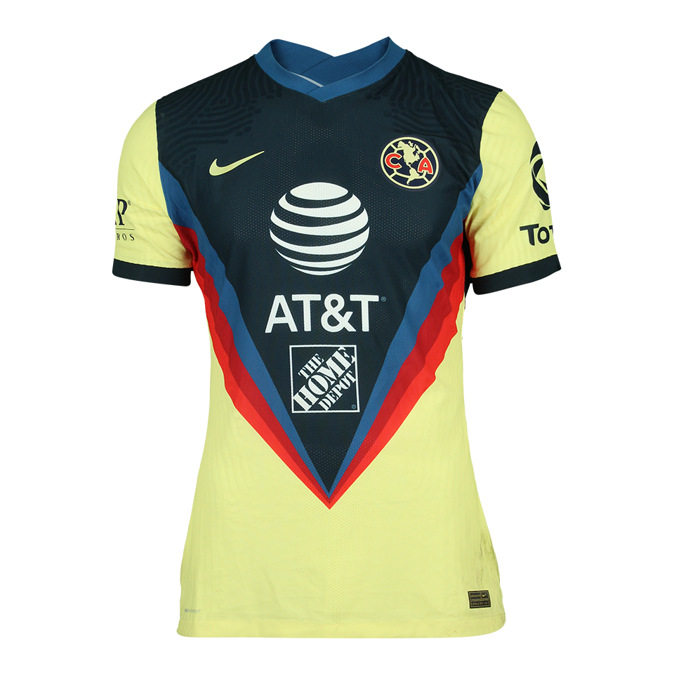 Víctor Emanuel Aguilera Club América shirt