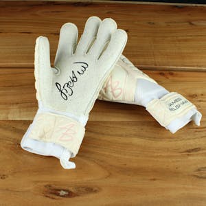 James Belshaw – Harrogate Town - Gloves 2