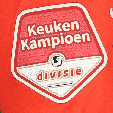 来自N.E.C.的Ayman Sellouf球衣