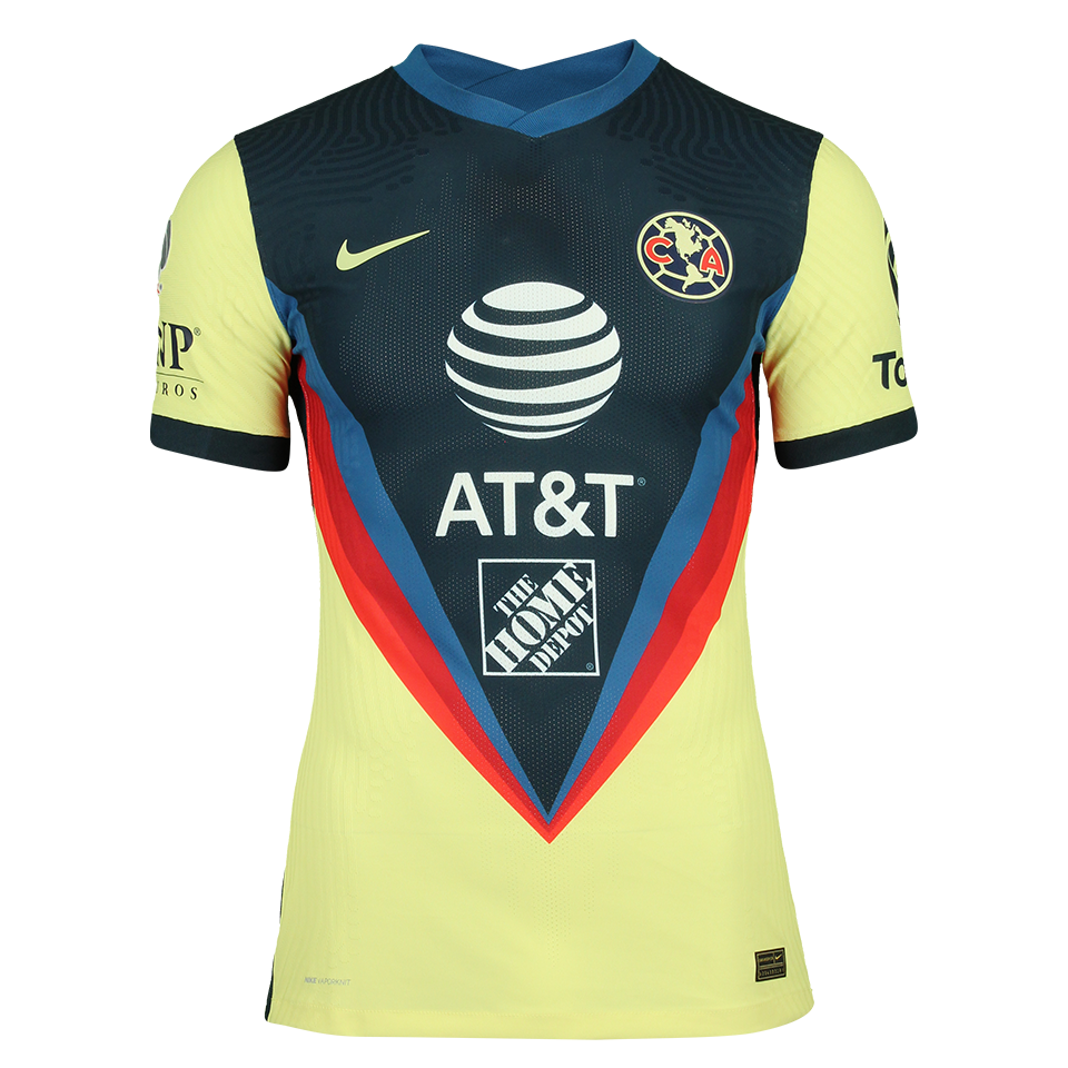 Luis Fuentes  Club América shirt