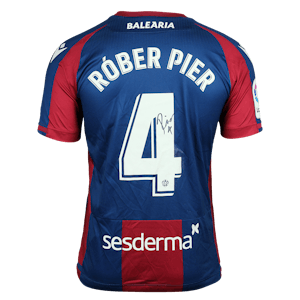 Roberto Suárez Pier Levante UD shirt