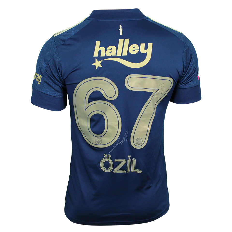 Mesut Özil Fenerbahçe camisa.