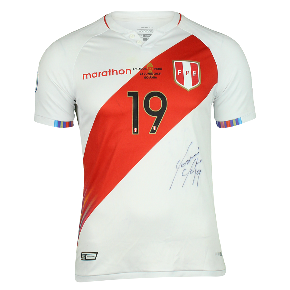 Víctor Yoshimar Yotún Flores Peru camisa.