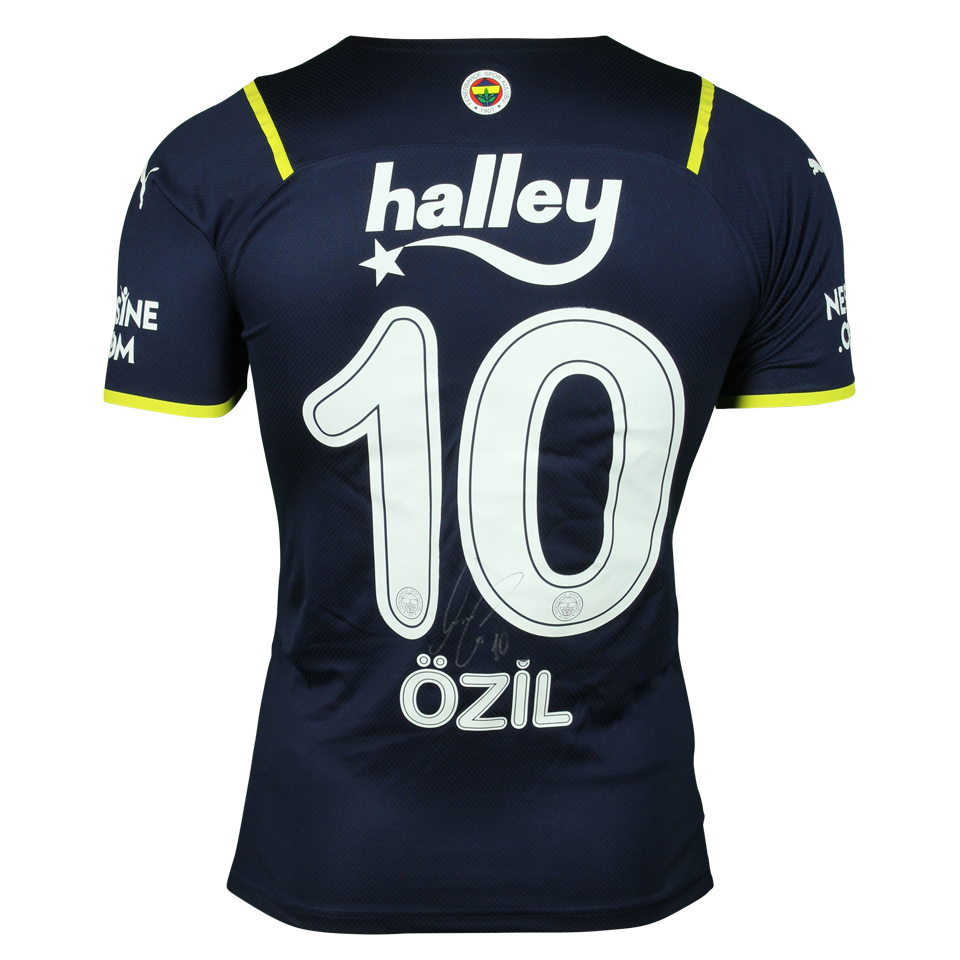 Mesut Özil Fenerbahçe shirt