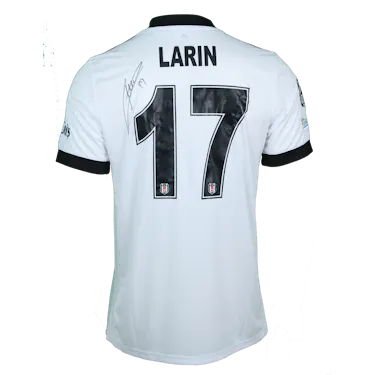 来自Beşiktaş JK的Cyle Larin球衣