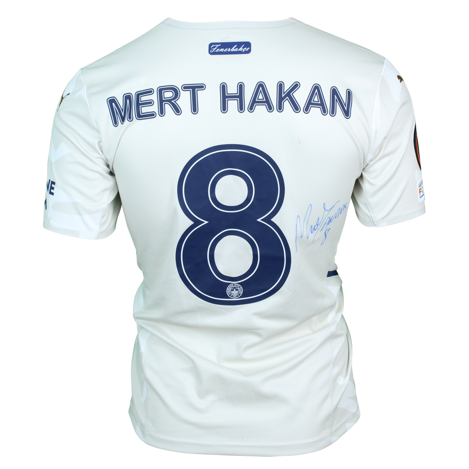 来自Fenerbahçe的Mert Hakan Yandaş球衣
