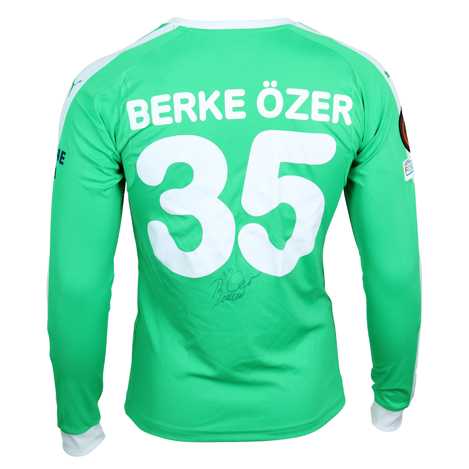 Berke Özer Fenerbahçe forması