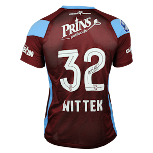 Maximilian Wittek Vitesse shirt