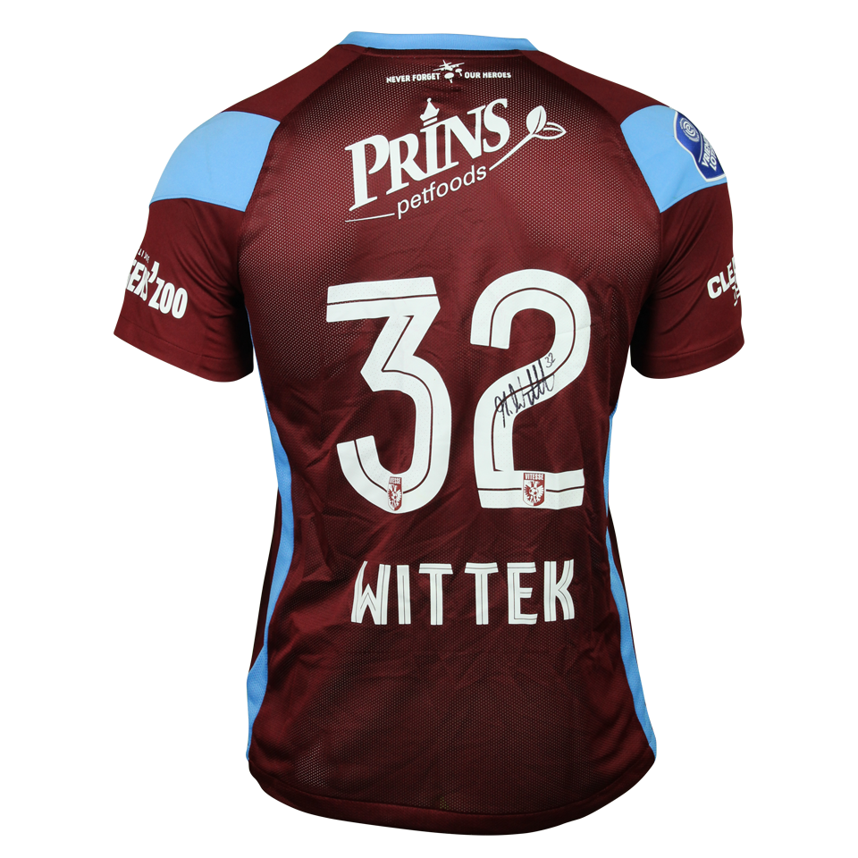 Maximilian Wittek Vitesse shirt