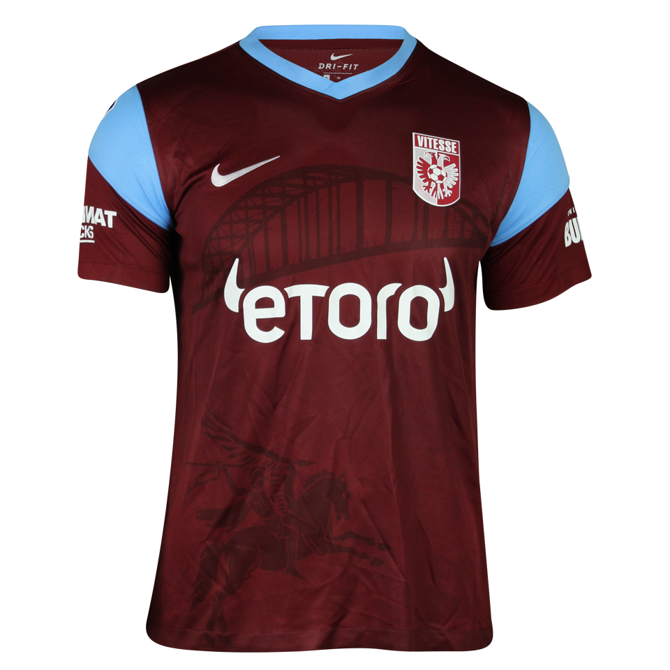 Maximilian Wittek Vitesse shirt