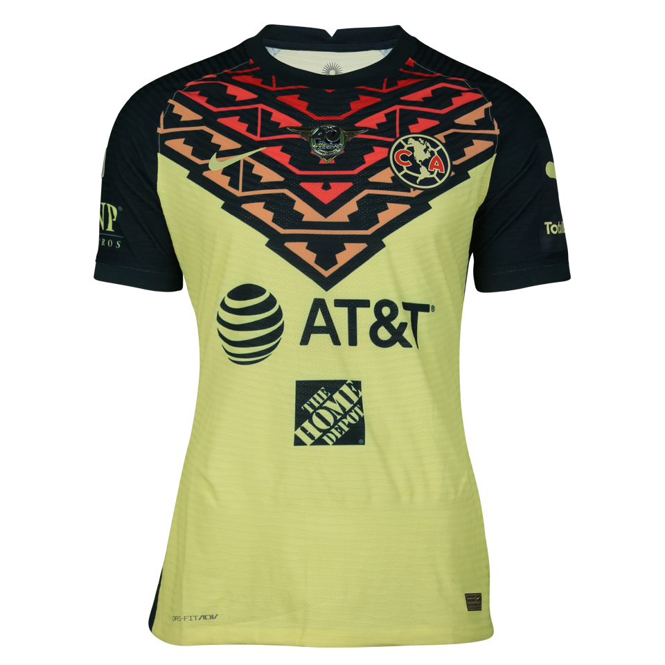 Víctor Emanuel Aguilera Club América shirt