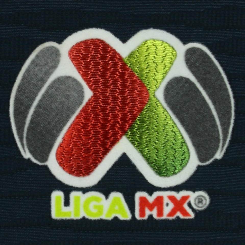 Víctor Emanuel Aguilera Club América shirt