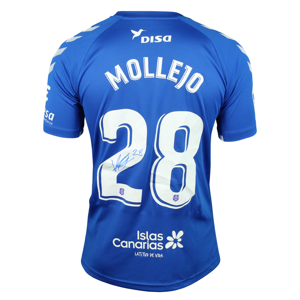 Víctor Mollejo Carpintero CD Tenerife shirt