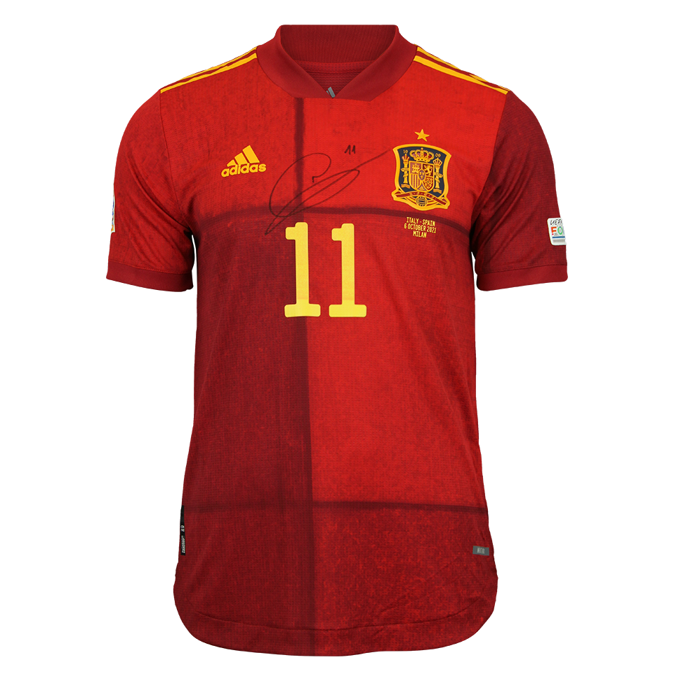Ferrán Torres Spain shirt