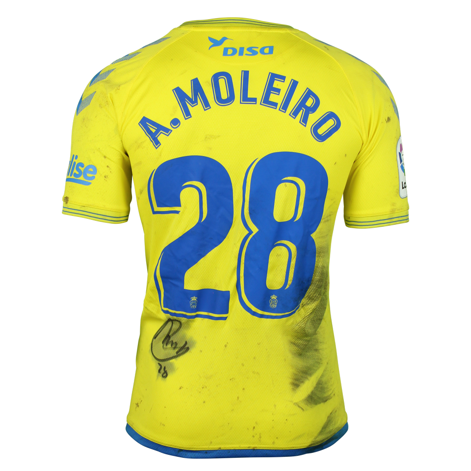Alberto Moleiro González UD Las Palmas shirt