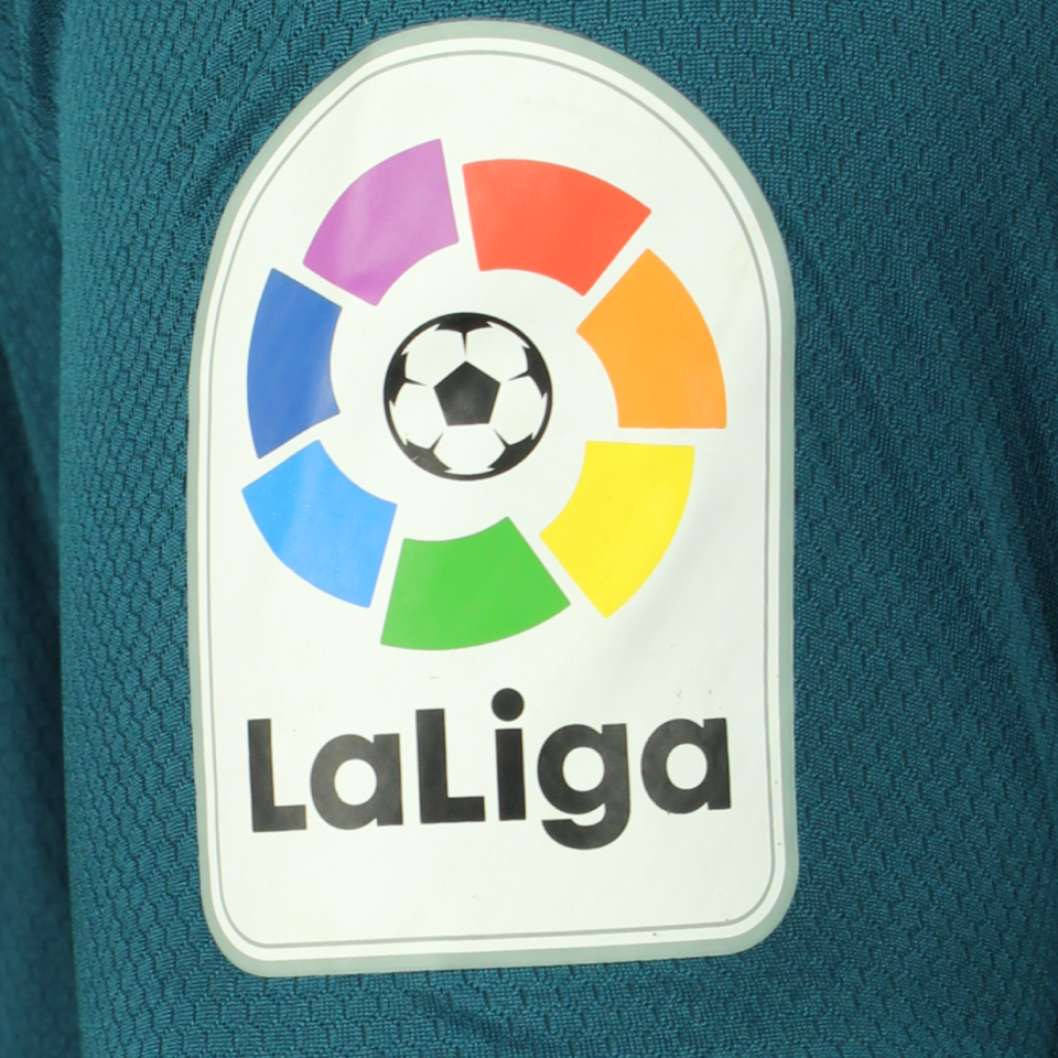 Álvaro Vallés Rosa UD Las Palmas shirt