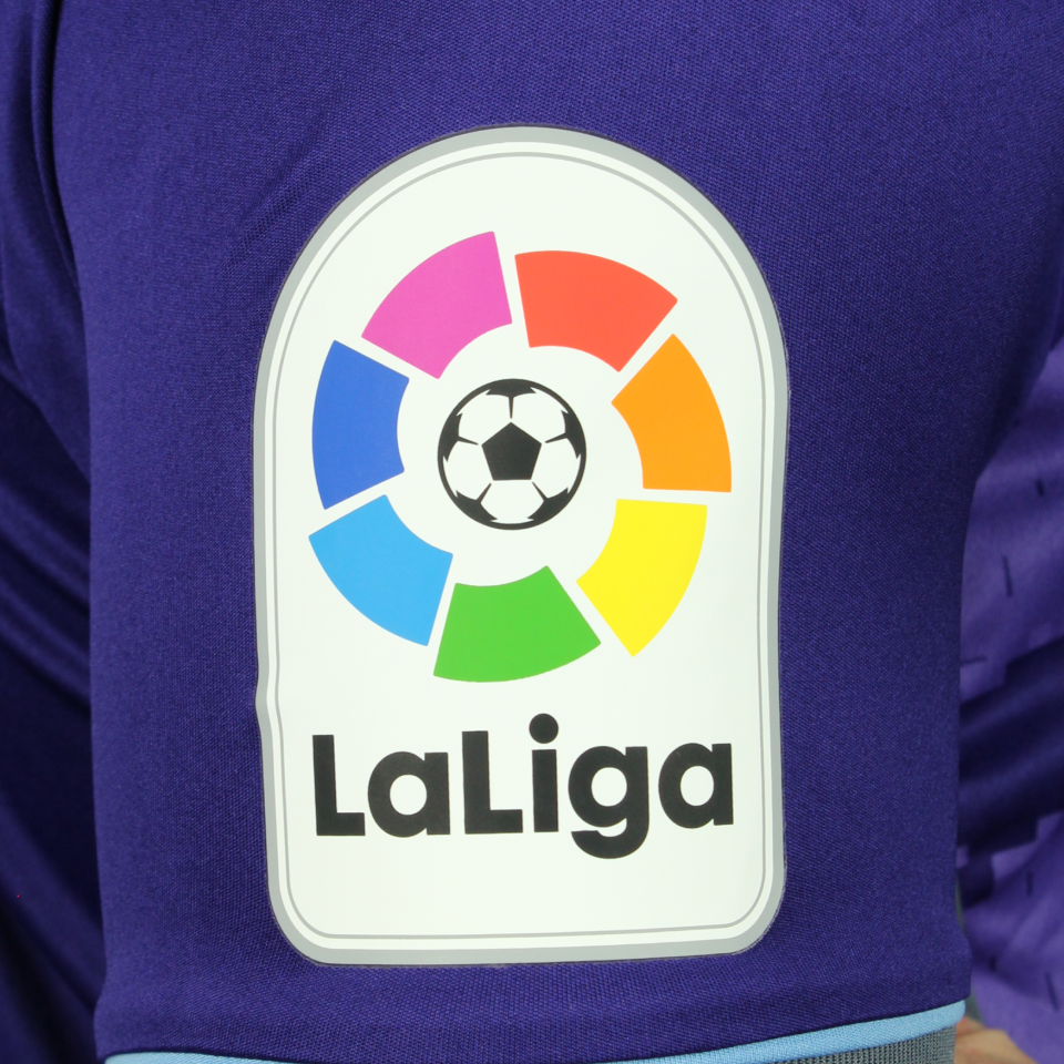 Real Valladolid 팀의 Anuar Mohamed Tuhami 셔츠