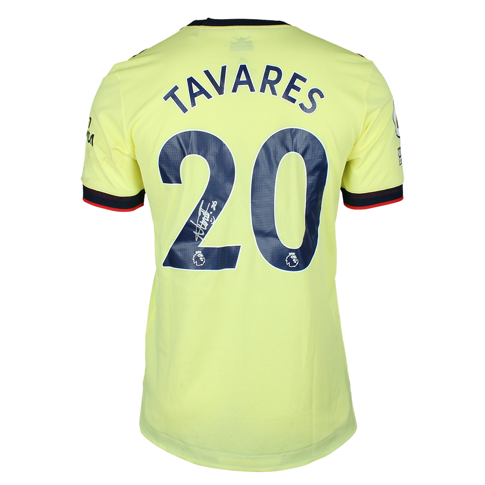 来自Arsenal的Nuno Tavares球衣
