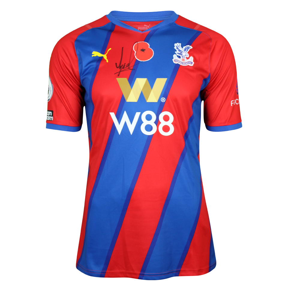 来自Crystal Palace的Luka Milivojević球衣