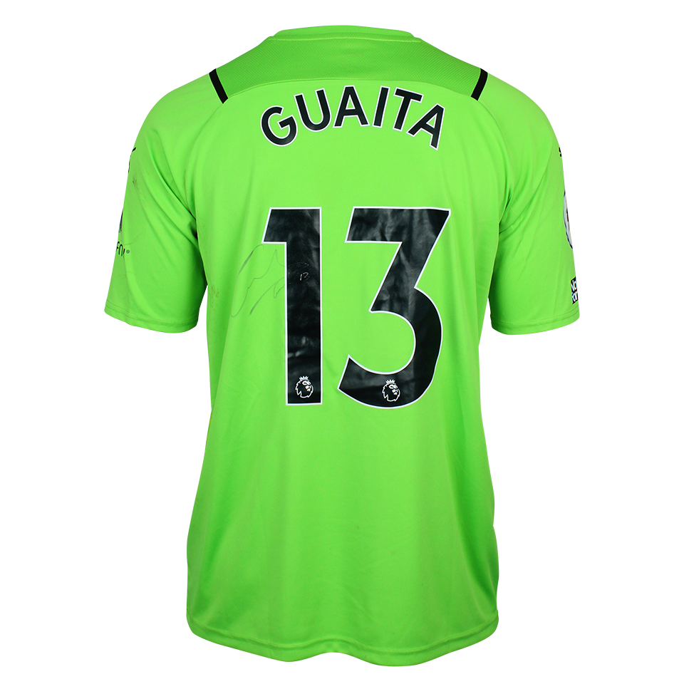 Vicente Guaita  Crystal Palace shirt