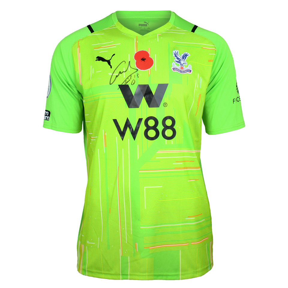 Vicente Guaita  Crystal Palace shirt