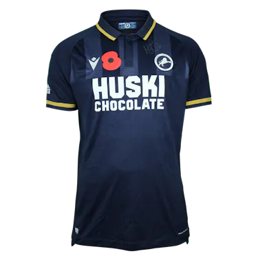 来自Millwall的Matt Smith球衣