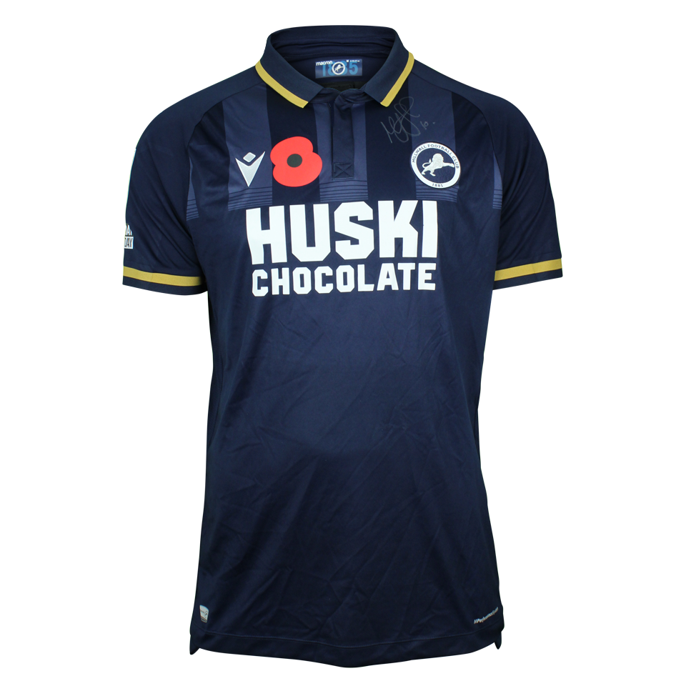 来自Millwall的Matt Smith球衣