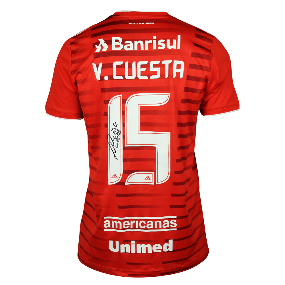 Víctor Cuesta Internacional shirt