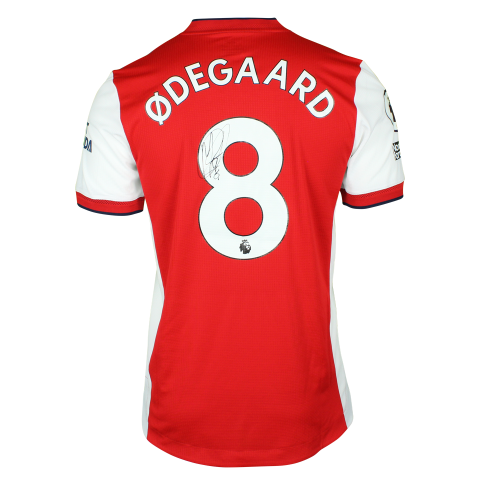 来自Arsenal的Martin Ødegaard球衣