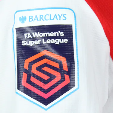 Lia Wälti Arsenal WFC shirt