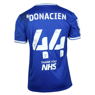 来自Ipswich Town的Janoi Donacien球衣