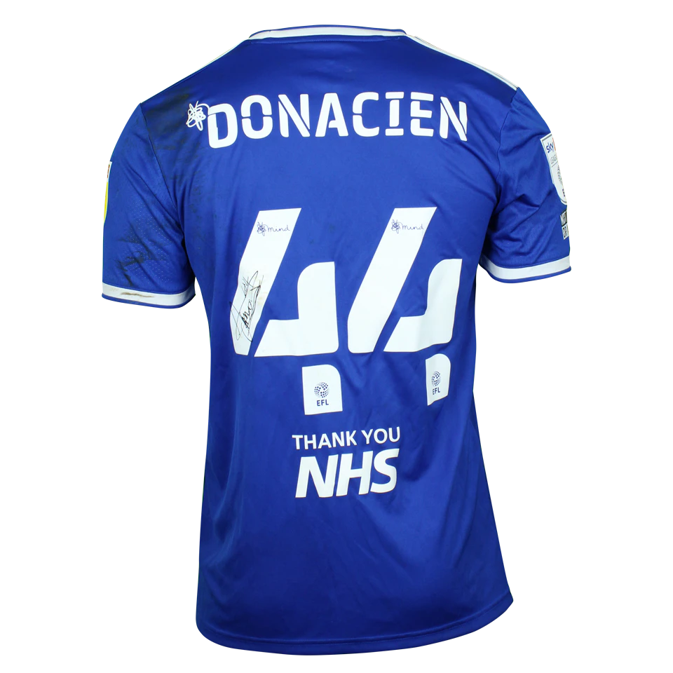 来自Ipswich Town的Janoi Donacien球衣