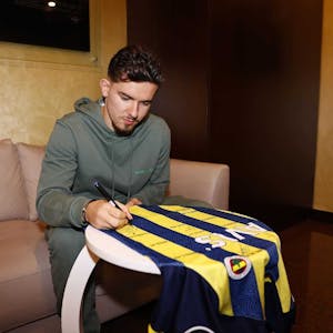 Jersey Ferdi Kadıoğlu Fenerbahçe