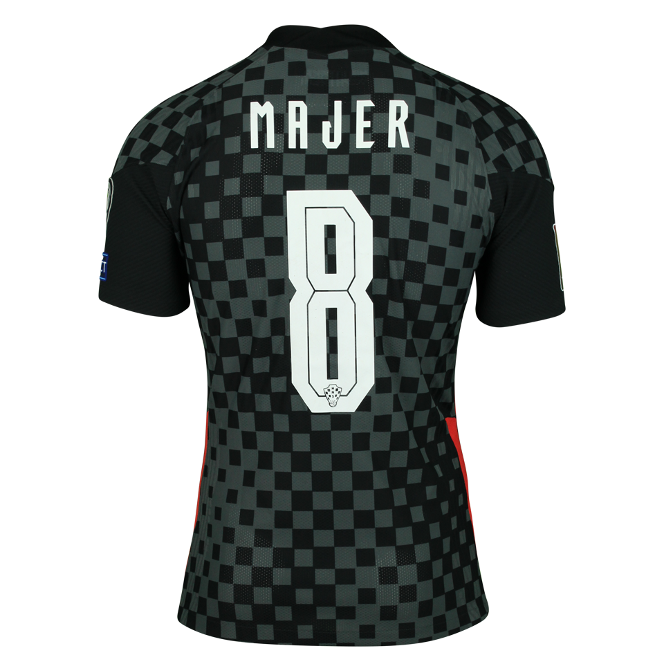 Lovro Majer Croatia のシャツ