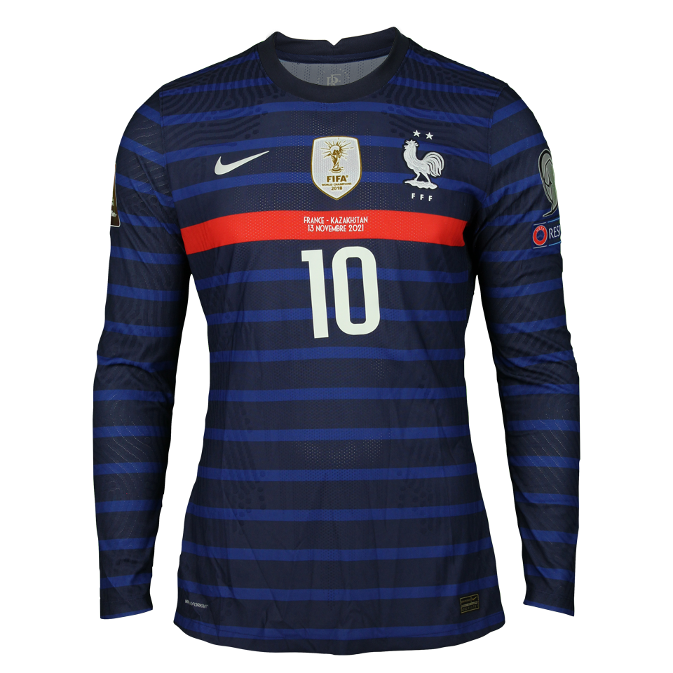 Kylian Mbappé  France shirt