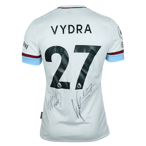 Matěj Vydra Burnley shirt