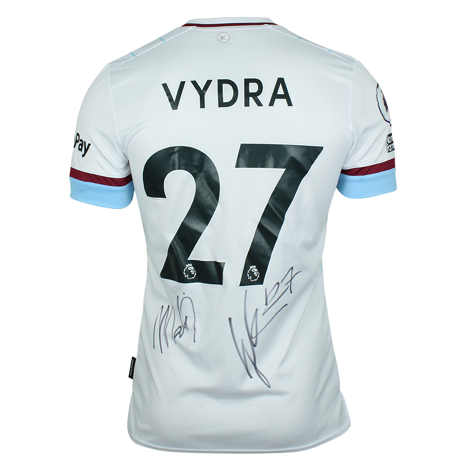 Matěj Vydra Burnley shirt