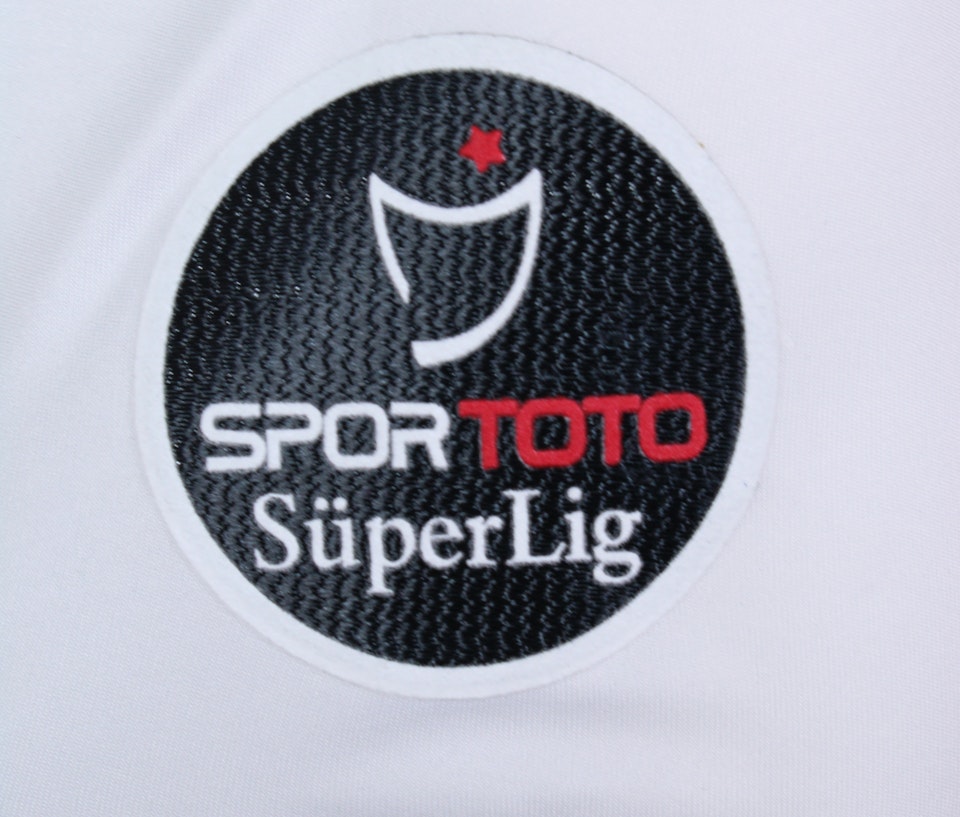 Atiba Hutchinson Squad Signed Shirt