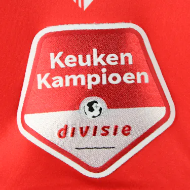 来自FC Emmen的Arnaud Luzayadio球衣