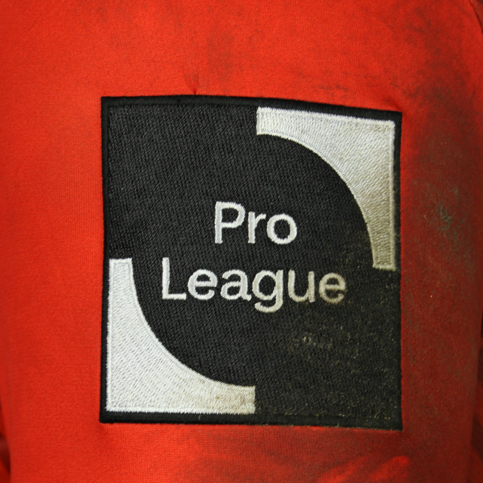 来自Royal Excelsior Virton的Timothy Serge Martin球衣