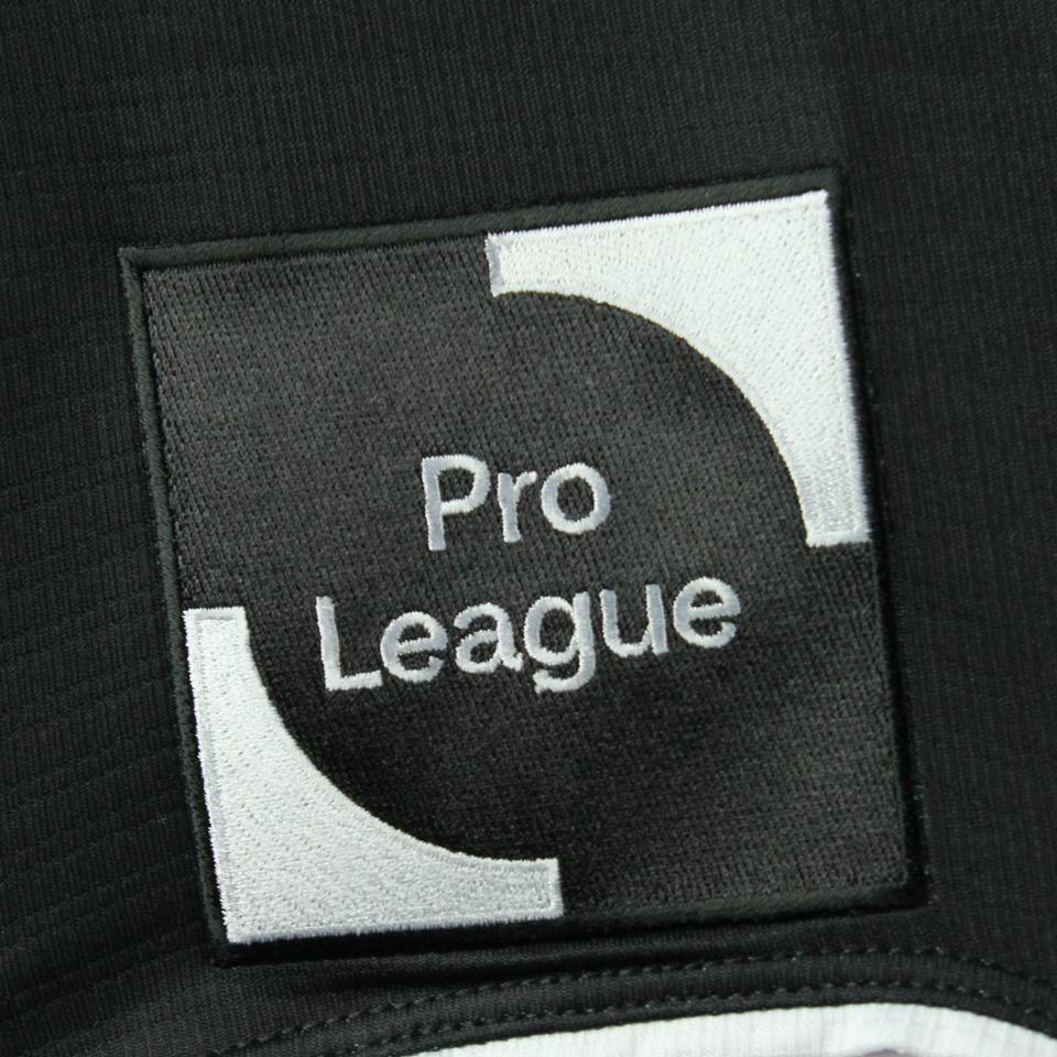 Ryota Morioka Sporting Charleroi camisa.