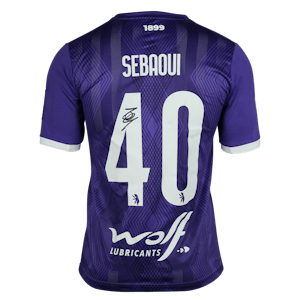K. Beerschot V.A.Ilias Sebaoui球衣
